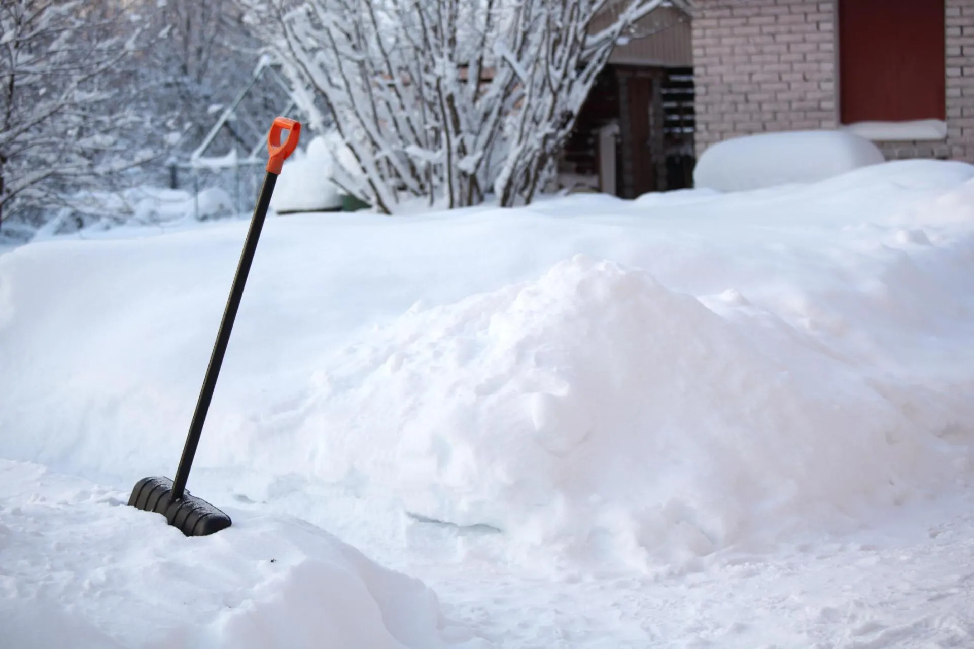 Snow clearing and roof snow removal service in Surrey BC